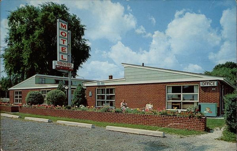 Greenford Village Motel - Vintage Postcard (newer photo)